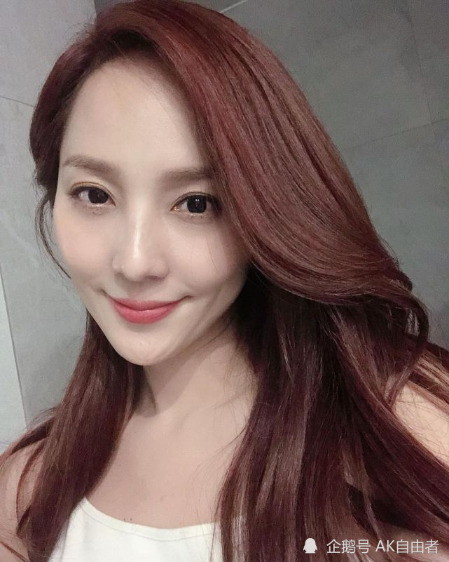 前ses成员柳真用自拍向大家展示了什么是真正的自然美