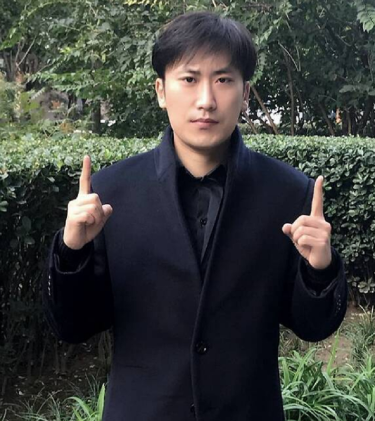 赵玉田外出旅游不慎将酒店沙发弄破对方疑似索要赔偿6千