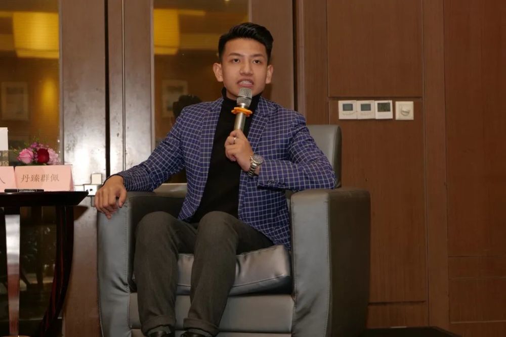 新书签售会上,作者丹臻群佩分享了他的创作初衷和创作意义,他表示