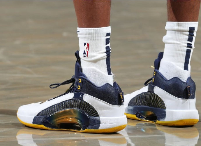 nba球员上脚:穆雷不穿阿迪换新鞋,詹姆斯欧文球鞋有点帅
