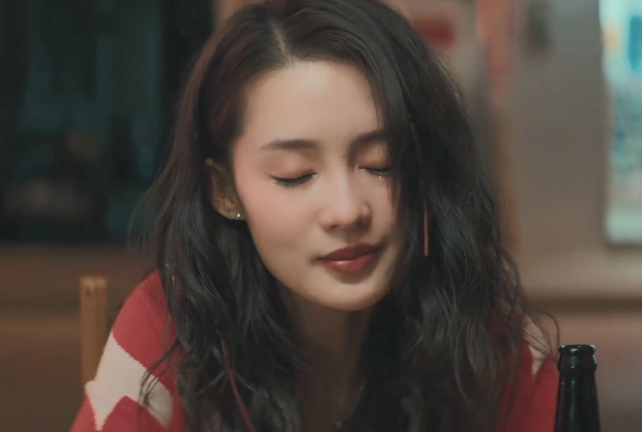 李沁新歌小偷mv上线,仅1位《温暖的抱抱》主演评论,不是沈腾常远_腾讯