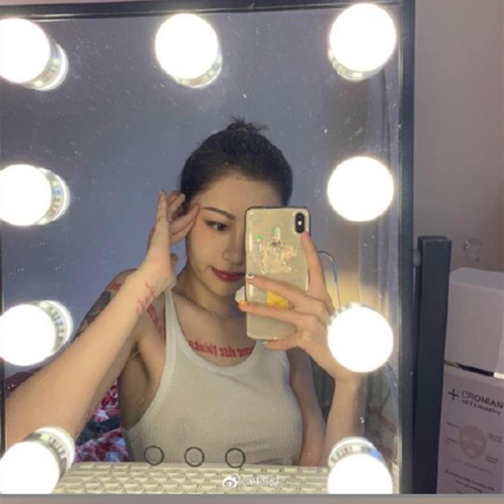 最美机车女神痞幼写真照成宅男最爱看到痞幼与猴哥亲密互动网友酸了