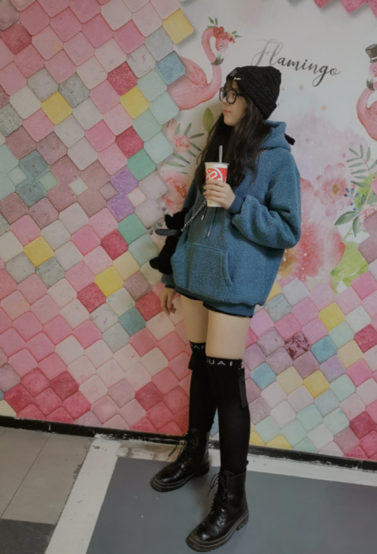 她是赵今麦版的巴啦啦美雪今15岁身高175腿长绝了