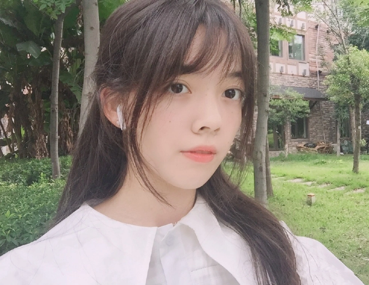 不过现在的小姐姐才15岁,一切都是不确定的,万一她成年以后就想通了要