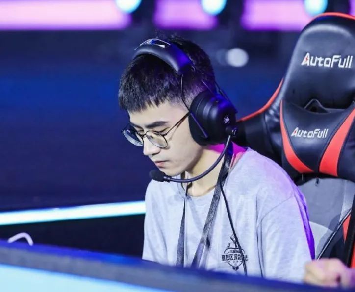 转发锦城响当当战队王者归来你爱的样子他们都有