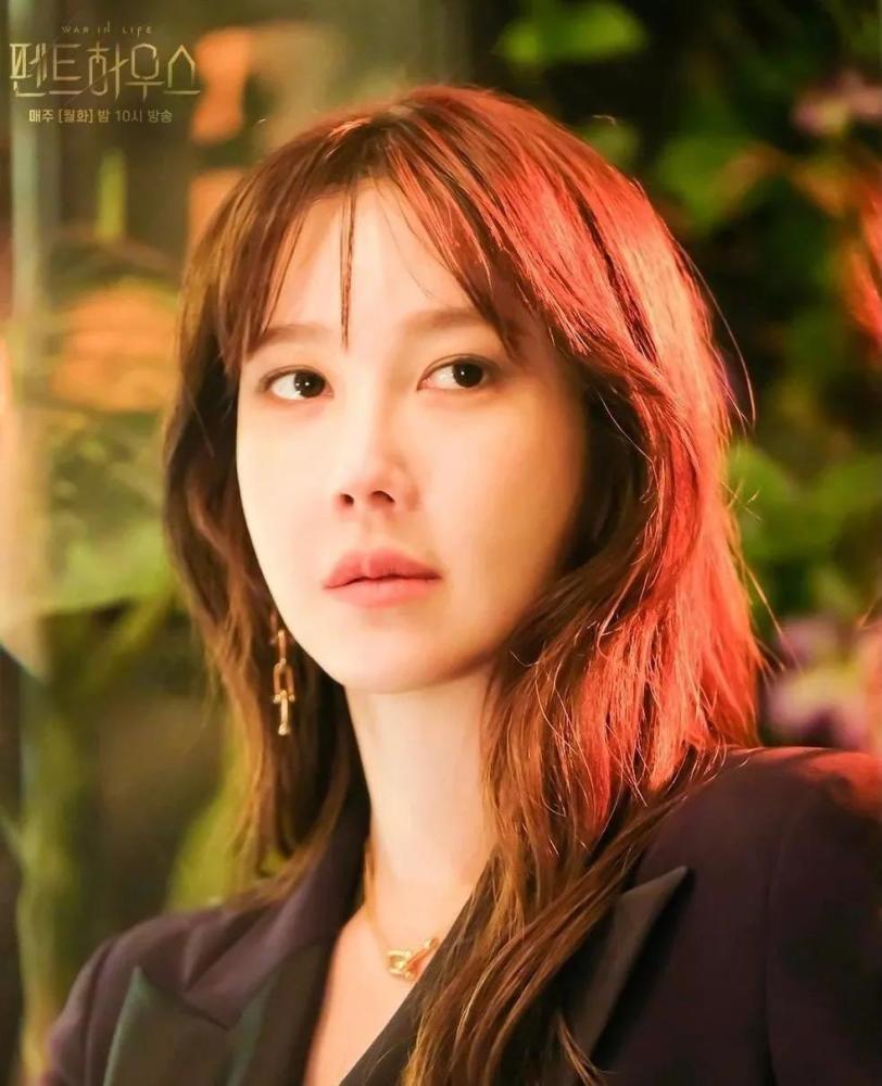 职场如何穿搭,这部《顶楼》韩剧里的三位女主角值得借鉴_腾讯新闻