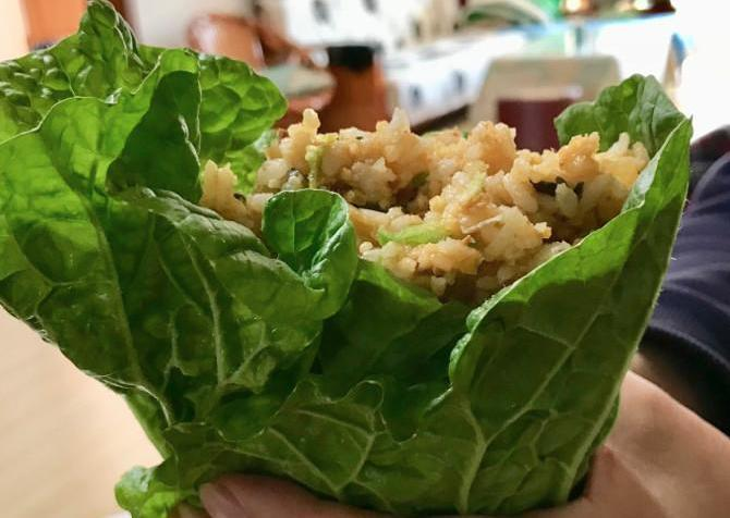 饭包 饭包又名"东北生菜卷一切",制作简单,携带方便,对于吃够了油腻