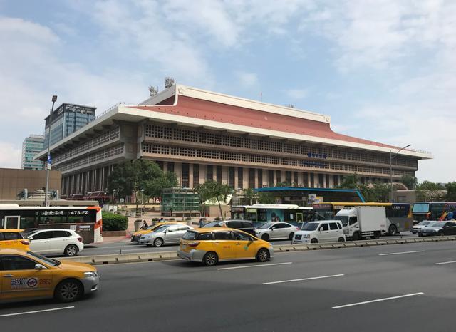 台北车站是 三铁共构 的车站 是全台最大的交通枢纽 腾讯新闻