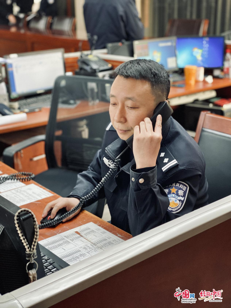 人民警察节平均每天接警5000余起西安110警员时刻在线守护百姓安全