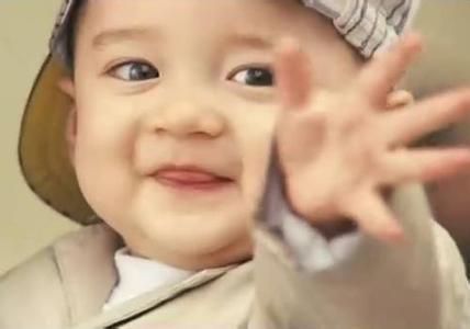 成龙《宝贝计划》萌娃长残了,15岁素颜照曝光,脸长鼻大眼睛小|蔡志强