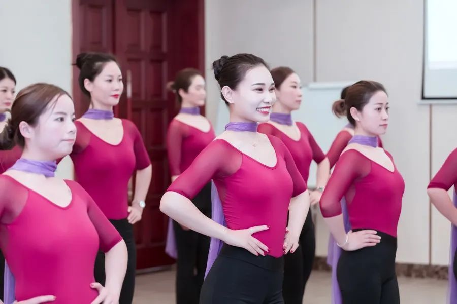 师资课程丨8月18-24日第50期高级形体仪态培训师双证班火热报名中