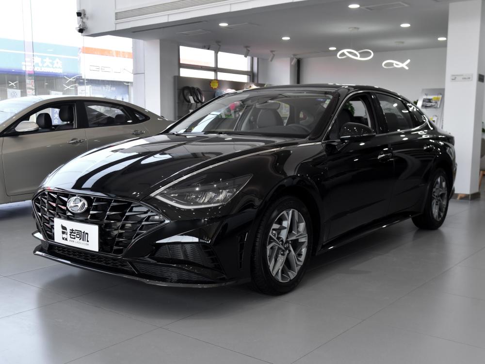 便宜的老牌合资中级车轴距将近2米9实拍现代索纳塔