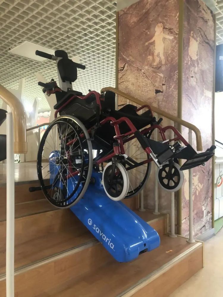 上下楼梯的辅具 知乎