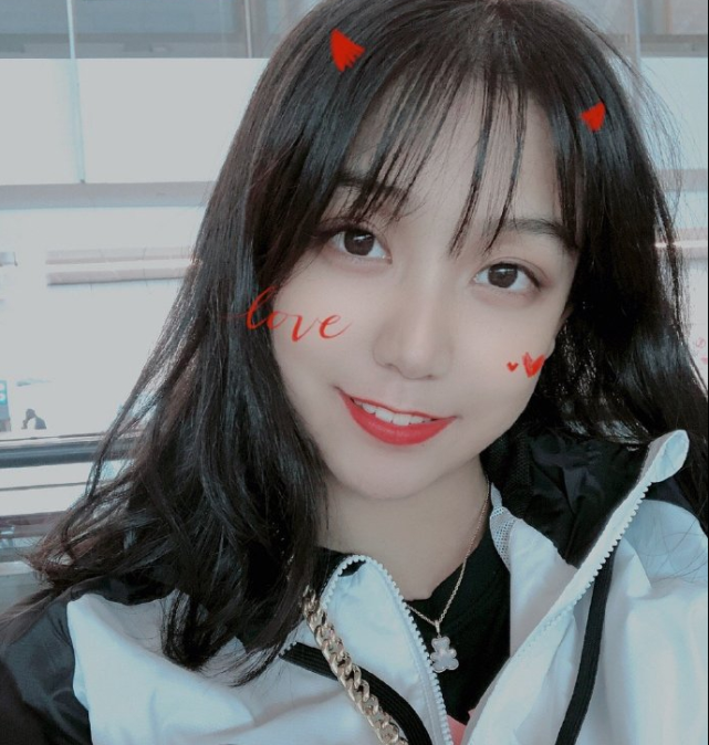 "新晋排球女神"王佳筝,带妆上场引热议:哪有点运动员的样子