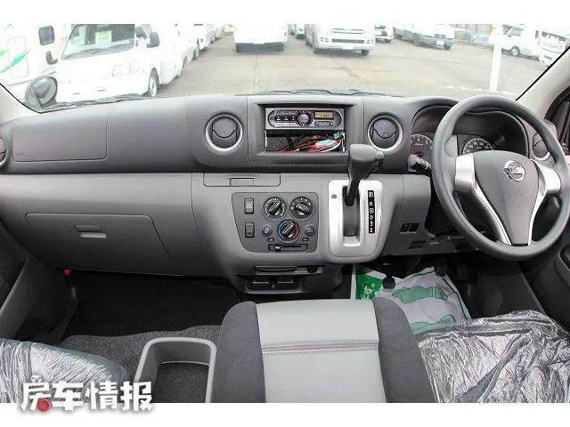 日产nv350房车 2 5l动力客厅坐6人 和丰田海狮比选谁 腾讯新闻