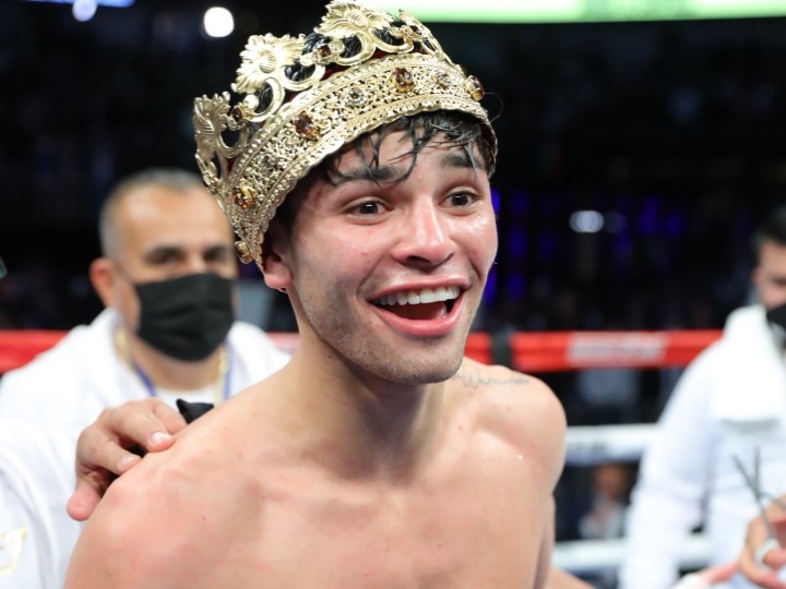 瑞恩加西亚在卢克坎贝尔的比赛中回答了很多问题