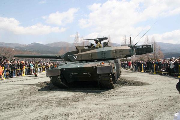 日本军工还剩几成实力号称亚洲第一战车日本10式主战坦克