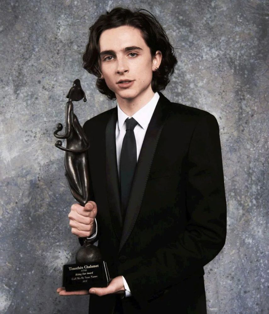 他长得根本不像现代人却被选入2020全球最帅10大面孔