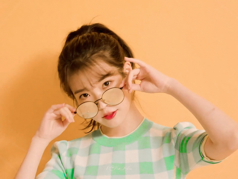 头像壁纸iu李知恩可爱俏皮的小公主