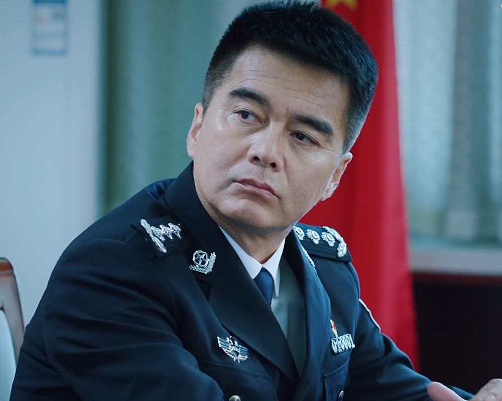 巡回检察组大结局武强自认是甩棍王剑鸣为其同党边国立的身份成疑