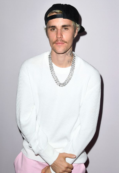 贾斯汀·比伯回应"将成为牧师",称其是"假新闻",自己只是教会一员