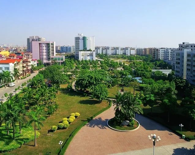 沙湾镇隶属于广东省广州市番禺区,是粤港澳大湾区的著名小镇始建于