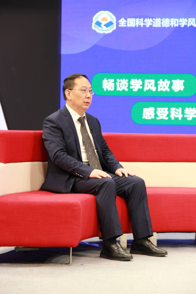 国际宇航科学院院士李得天有心人一年无心人十年