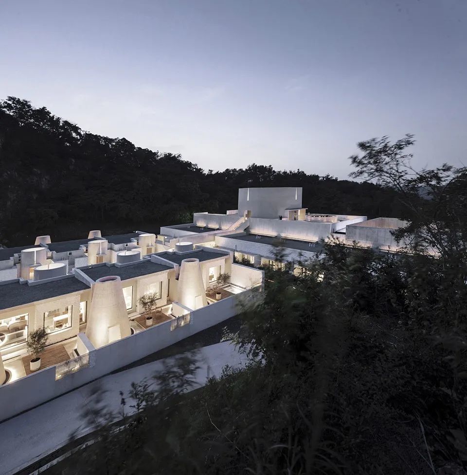 新作| 汤山云夕博物纪温泉酒店,南京 / 张雷联合建筑事务所_腾讯新闻