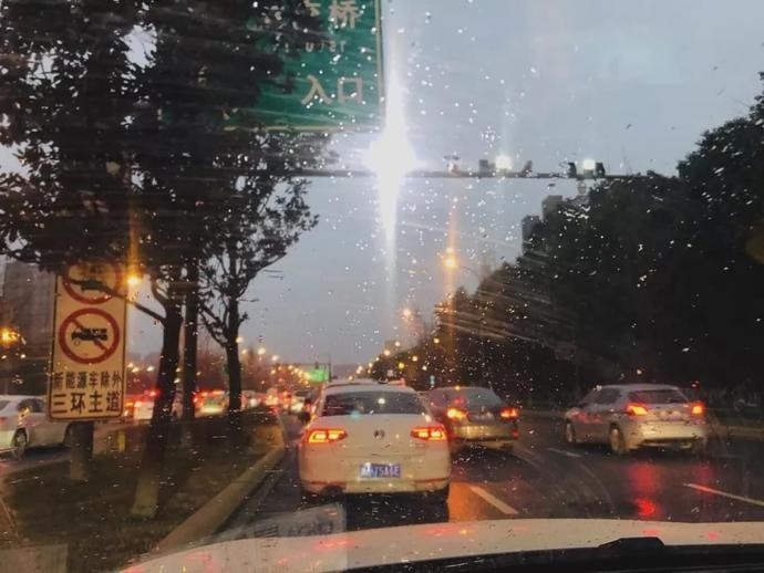 2021年成都第一场雪来了