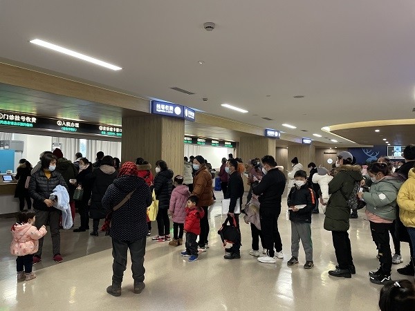 带宝贝看病不用误工误学新华医院儿科夜间及双休日门诊服务升级