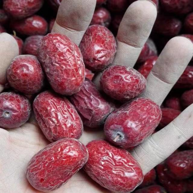 被"硫磺"熏过的红枣,4处表现明显,购买时不要贪便宜