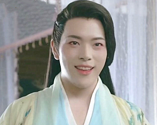 不过陈腾跃带来的讨论,并没有在他解释"带资进组"