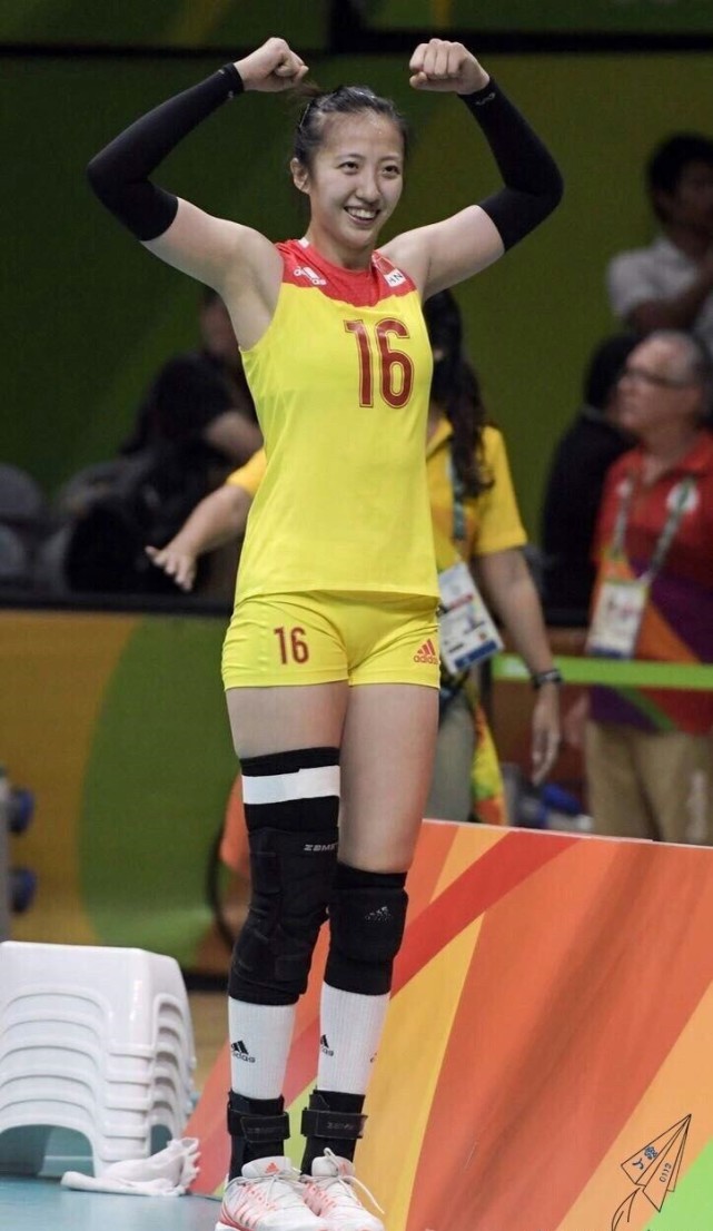 中国女排集训首日动态丁霞刁琳宇缺席颜妮站好最后一班岗