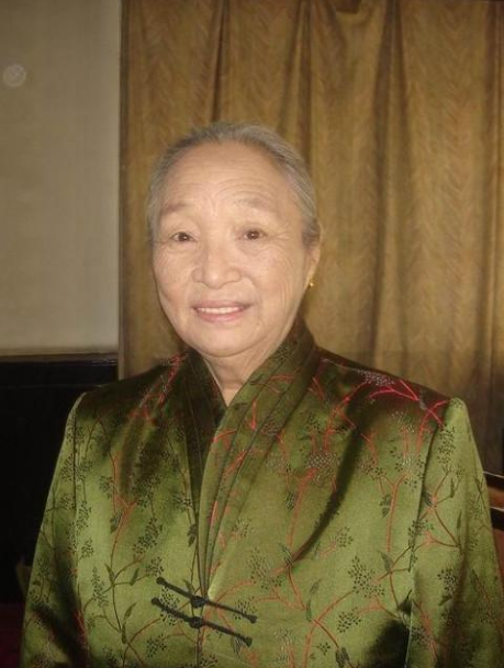 国家一级演员柏青因病去世千人送别23岁孙子更是国人骄傲