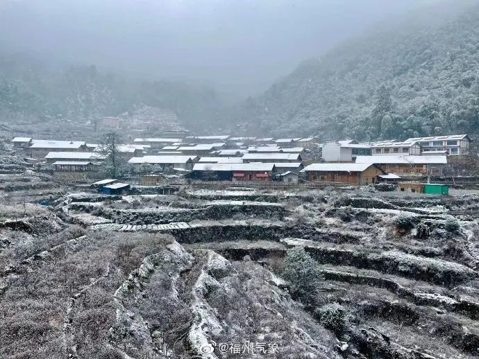 福建多地下雪了!厦门连发多个预警,最低-4!_腾讯新闻
