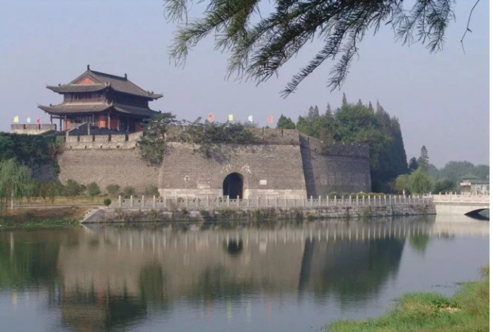 荆州园博园地处荆州市北部的荆州纪南生态文化旅游区