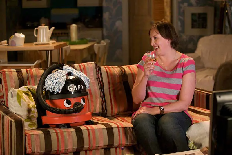 《叫我凯特》,一档情景喜剧,改编自经典英剧《米兰达》,由《生活大