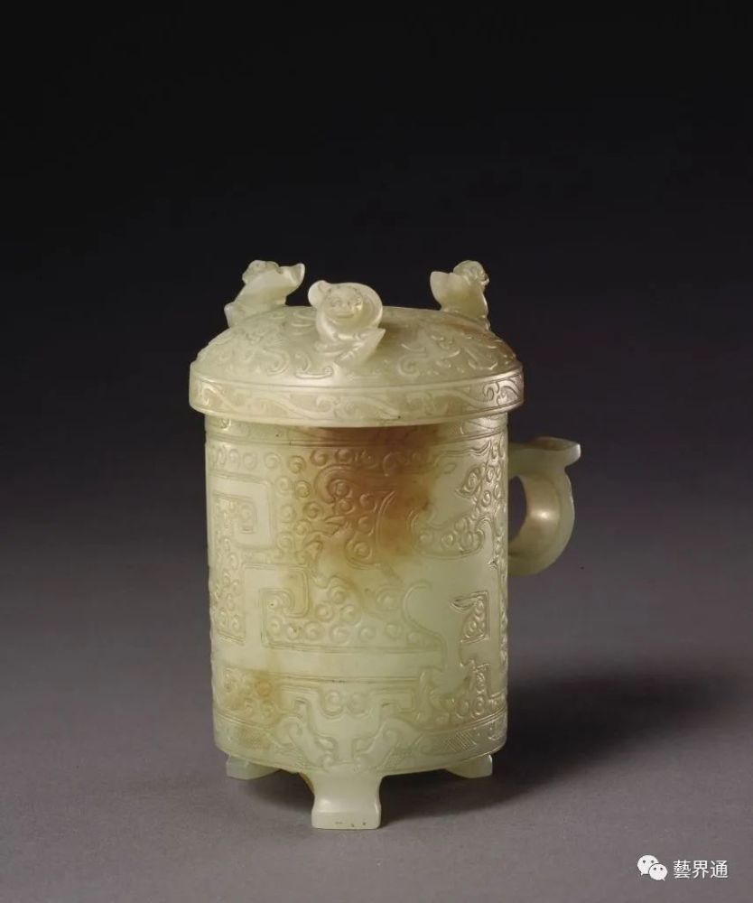 苏轼在《前赤壁赋》中有言:"驾一叶之扁舟,举匏樽以相属".