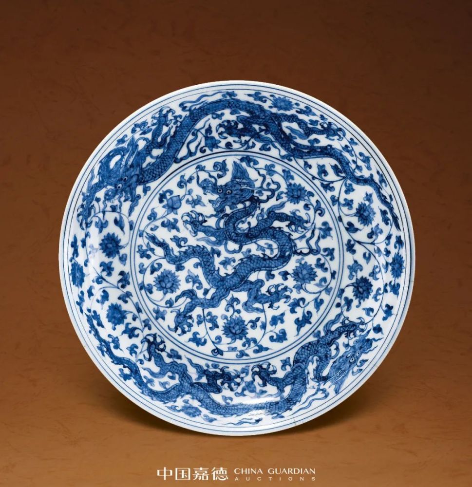 明正德 青花龙纹盘