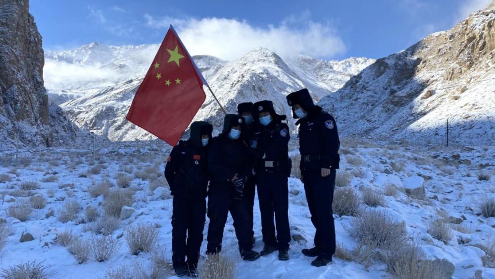 在拉齐尼·巴依卡戍边护边17年的工作地红其拉甫,驻地边境派出所民警