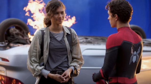 那么,到了第二部"英雄远征"中,和mj的直白式爱情,也是让无数粉丝感叹