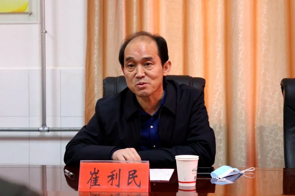 崔利民对白鹤镇政协"有事好商量"协商议事给予肯定,对驻镇委员及沿线