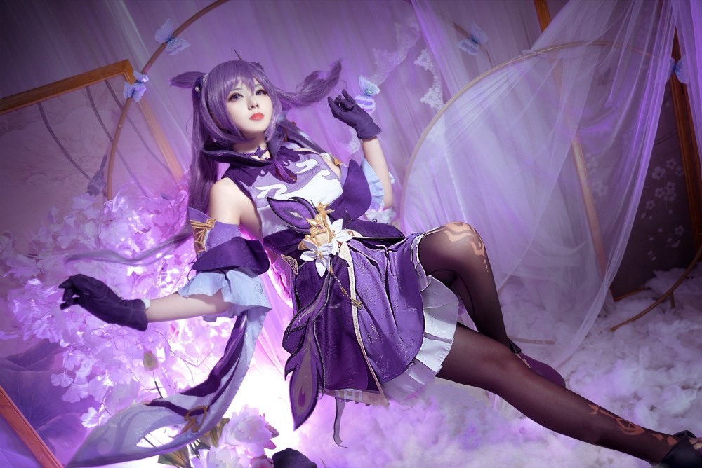 其实刻晴更适合外景,但天气实在是太冷了,出门的瞬间