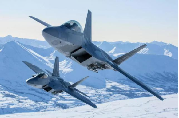 空军又有好消息,歼20在训练基地出现,俄制航发逐渐被淘汰