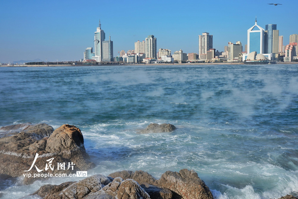 寒潮来袭 青岛海面出现"海浩"奇观