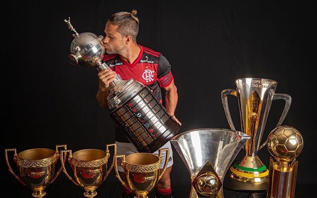 巴甲冠军续约35岁尤文旧将 曾夺葡超西甲～与恒大旧将并称双子星