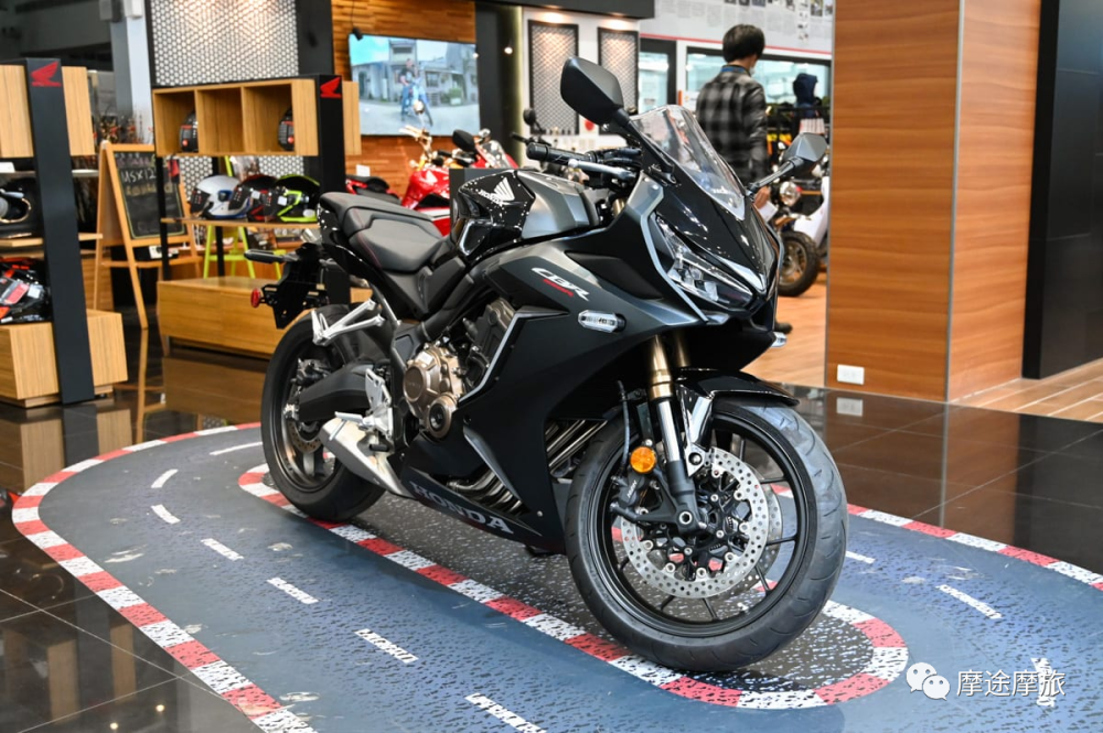 街跑界高性價比之車2021本田cbr650r實車鑑賞