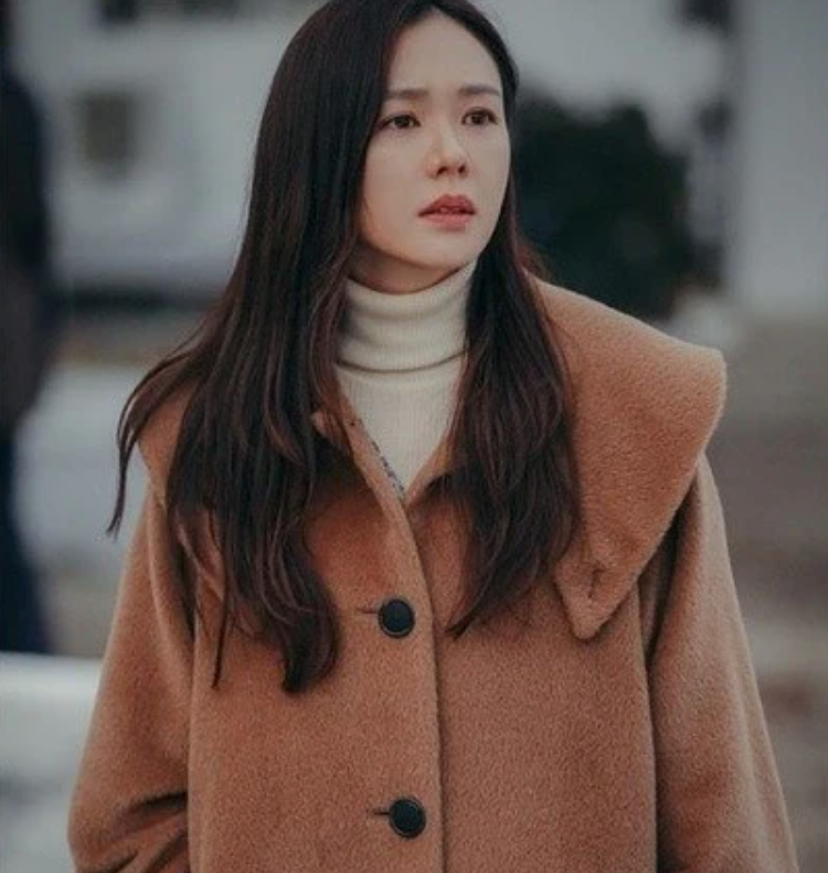 孙艺珍有小心机,穿驼色大衣只不过加条腰带,"高级感"增加不少