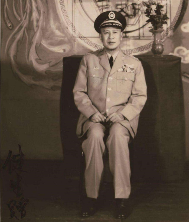 马佩璋躲到洋人的医院里,逃过一劫.