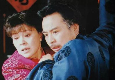 早年间,在《雪珂》,《青青河边草》,《梅花烙》,《烟锁重楼》,《苍天